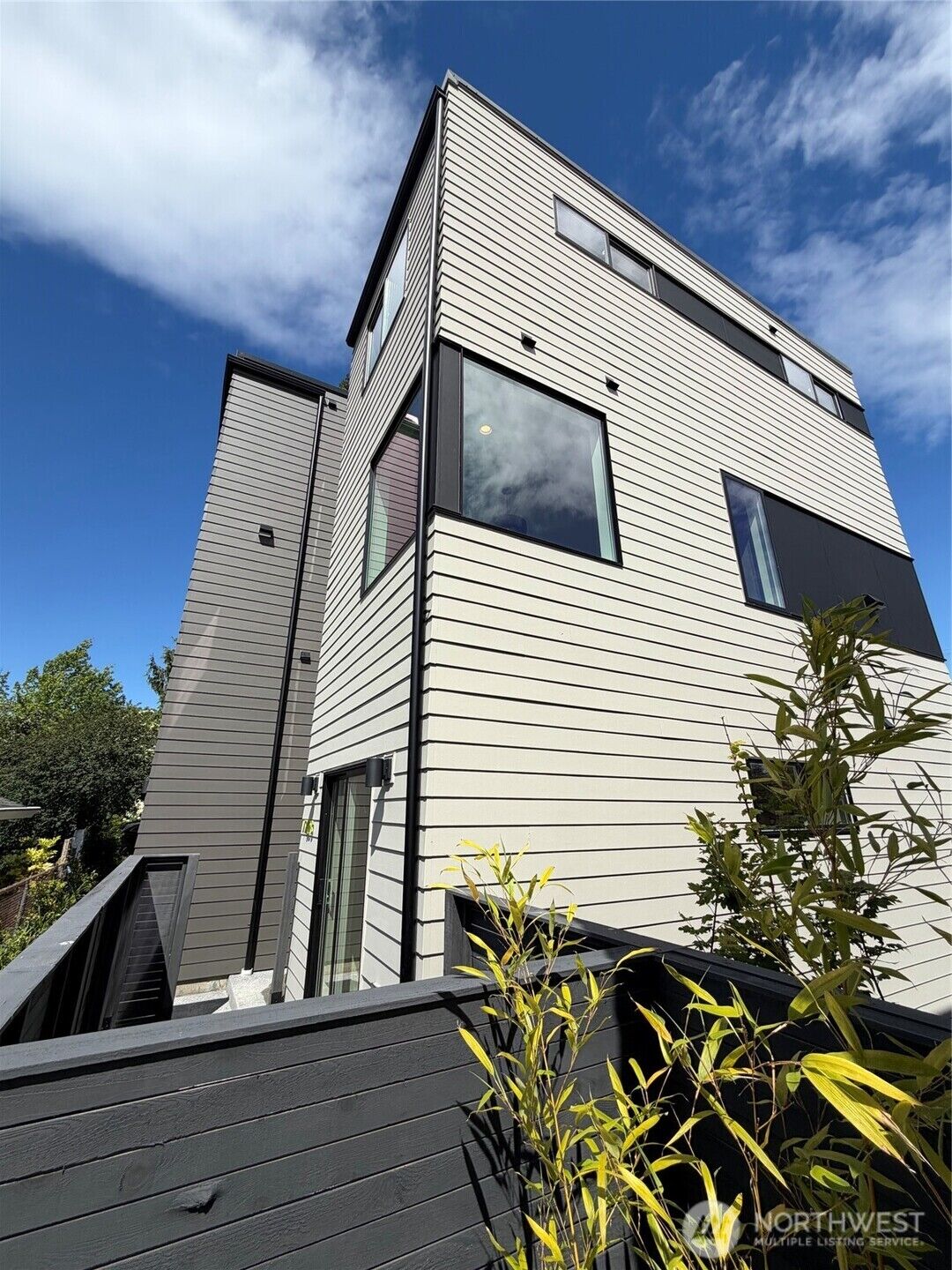 Property Photo: 7912 34th Avenue SW B WA 98126