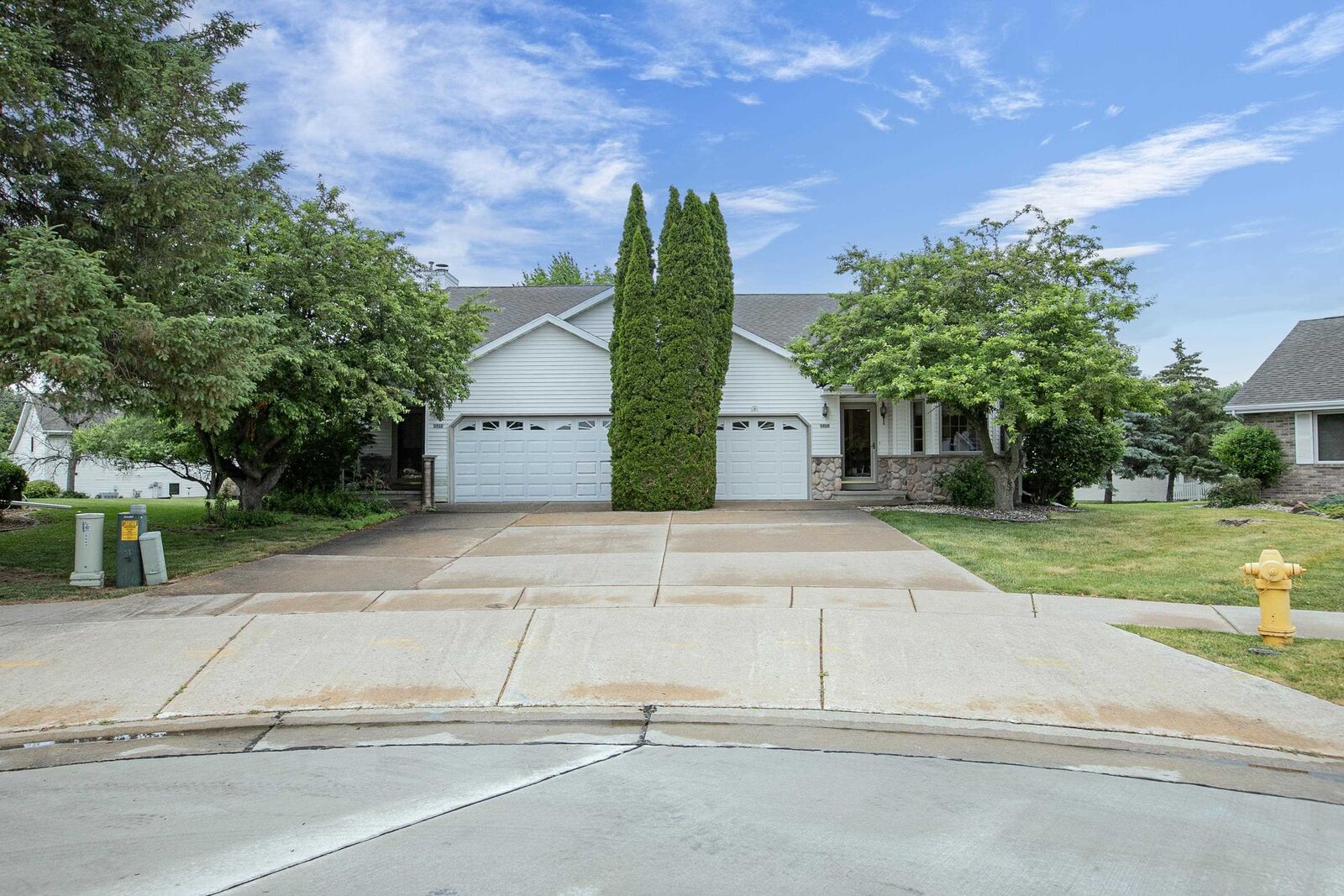 Property Photo:  2420 Noel Court  WI 54904 