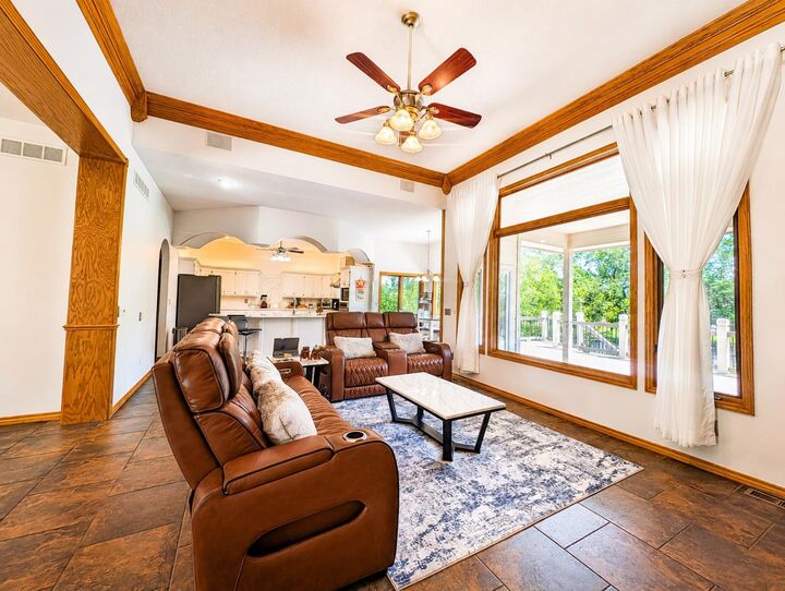 Property Photo: 8253 E Oxford Ct KS 67226