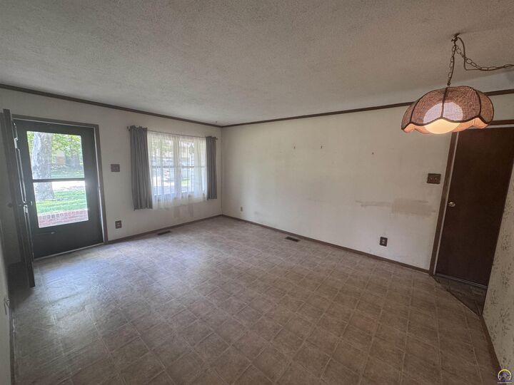 Property Photo:  4320 SW Twilight Dr  KS 66614 