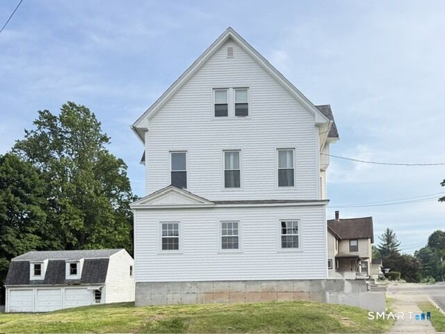 Property Photo: 84 Alcove Street 3 CT 06451