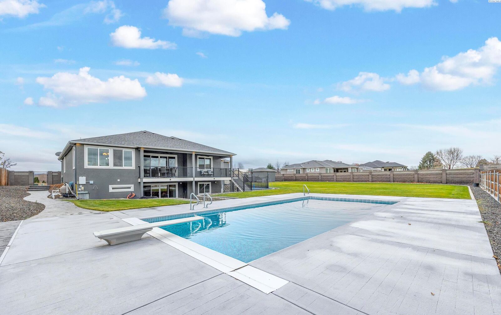 Property Photo: 5221 W Richardson Road WA 99301