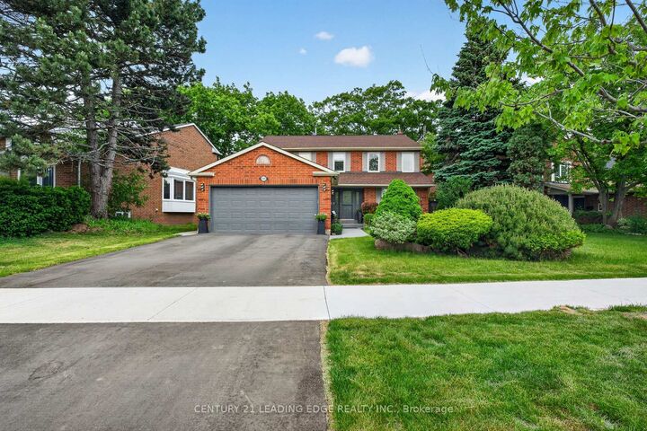 Property Photo:  2300 Folkway Drive  ON L5L 3B6 
