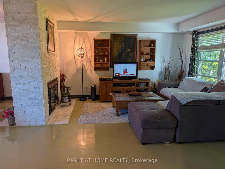Property Photo: 1663 Nash Road D-7 ON L1E 1S8