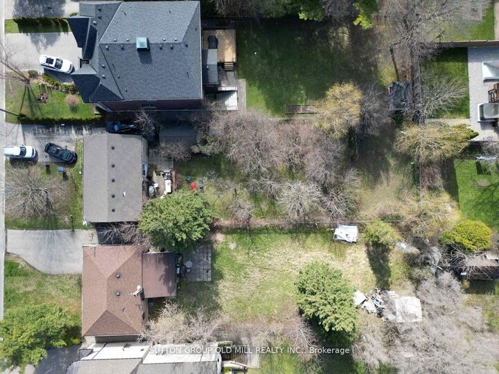 Property Photo: 96 Caines Avenue ON M2R 2L3