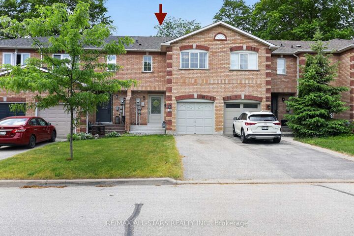Property Photo: 18 Lancaster Court ON L4P 4A1
