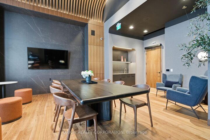 Property Photo: 3240 Wiliam Coltson Avenue 527 ON L6H 8C8