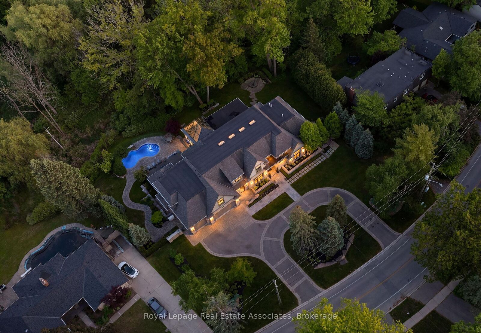 Property Photo: 1412 Birchwood Drive ON L5J 1T2