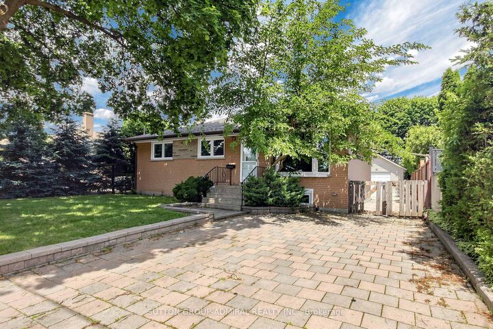 Property Photo:  34 Paragon Road  ON M9R 1J8 