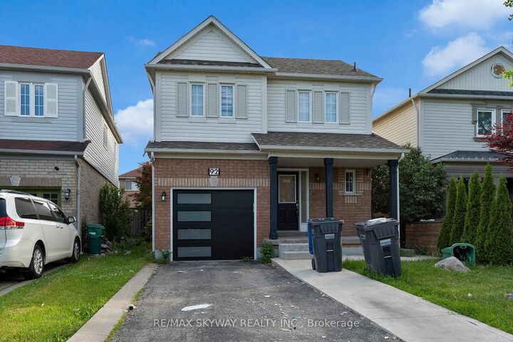 Property Photo: 92 Charleswood Circle ON L7A 1Z1