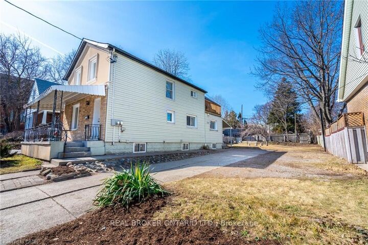 Property Photo:  153 Strathcona Avenue N  ON L8R 3C4 