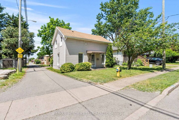 Property Photo: 25 Bessey Street ON L2T 1L9