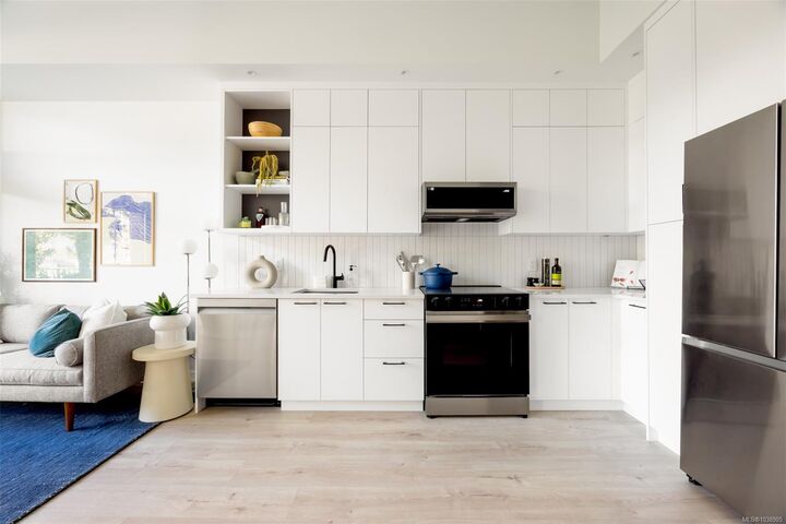 Property Photo: 1075 Tillicum Rd #217 BC V9A 2A4