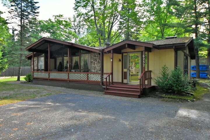 Property Photo:  6252 Clearbrook Drive  MI 48656 