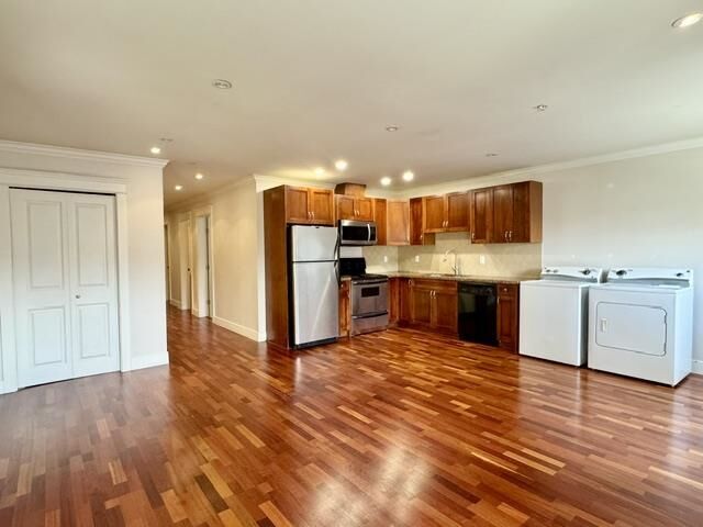 Property Photo:  3xx8 W 44 Avenue  BC V6N 3K6 