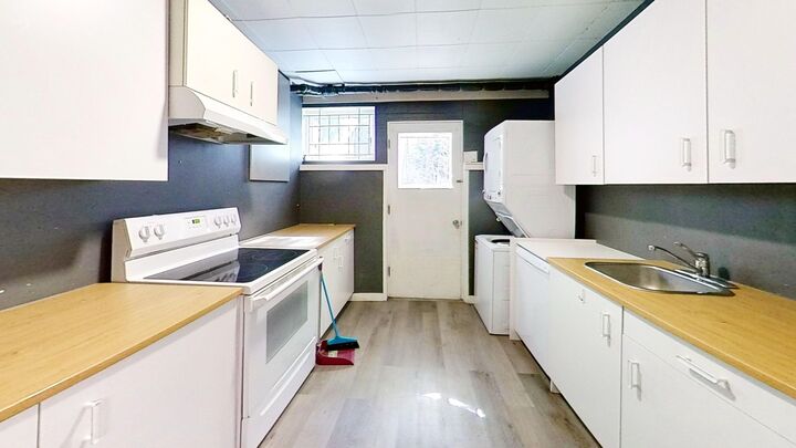 Property Photo:  720 W 54th Avenue  BC V6P 0A8 