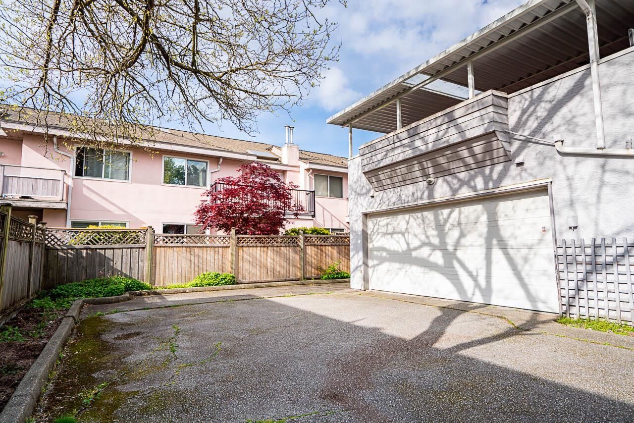 Property Photo: 7911 Moffatt Road 1 BC V6Y 1X9
