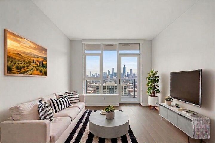 Property Photo: 2186 Gilmore Avenue 3603 BC V5C 0N7