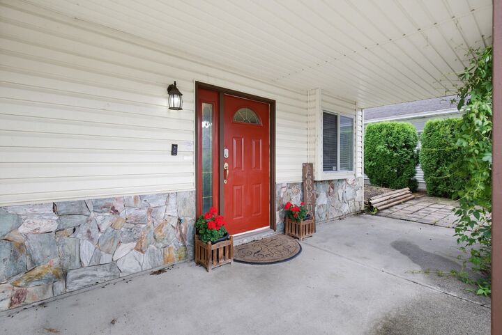 Property Photo: 18862 Charnley Court BC V3Y 2K7
