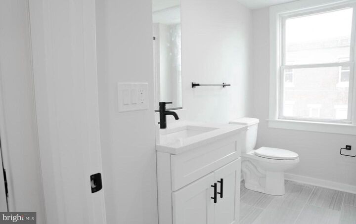 Property Photo:  2800 Poplar Street 2R  PA 19130 