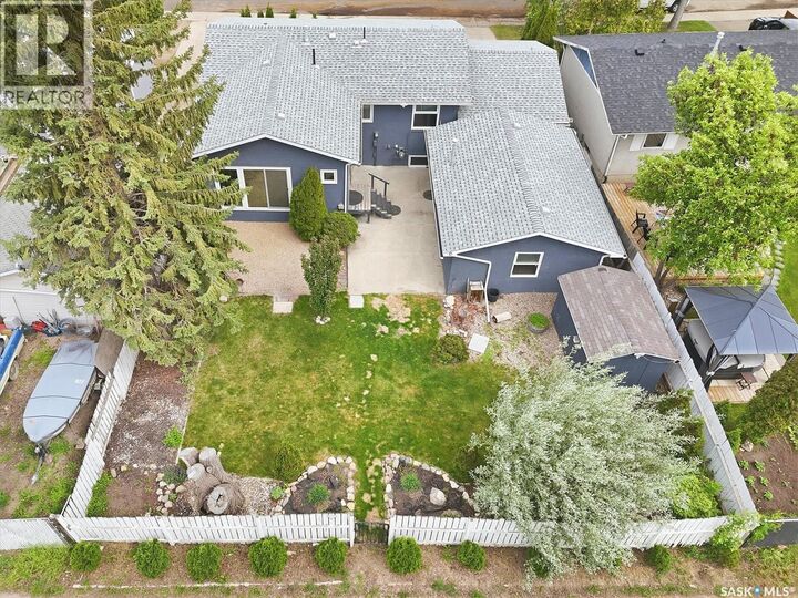 Property Photo:  15 Selkirk Crescent  SK S7L 4J4 