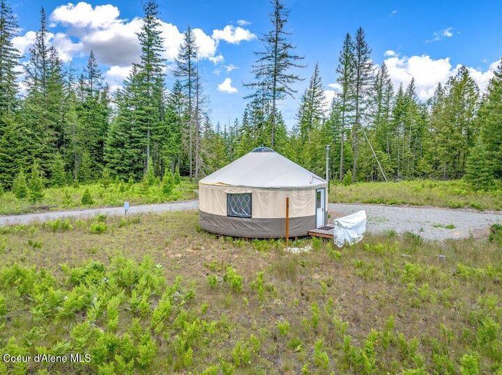 Property Photo:  317 Treetop Bluff Ln  ID 83805 