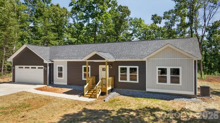 Property Photo: 159 Evenfall Lane NC 28722