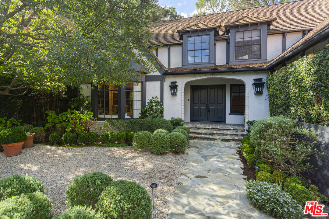 Property Photo:  13176 Boca De Canon Ln  CA 90049 