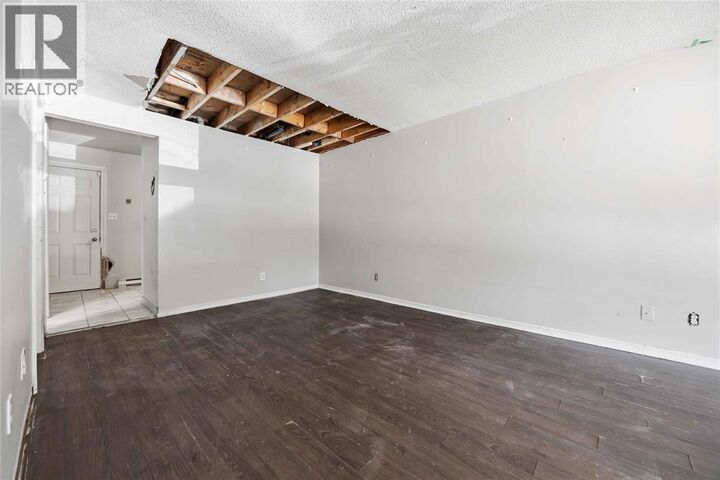 Property Photo:  42 Hampton Avenue 301  ON N7S 4Z2 