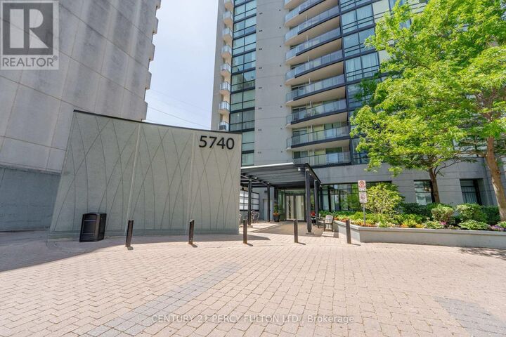 Property Photo:  5740 Yonge Street 205  ON M2M 0B1 