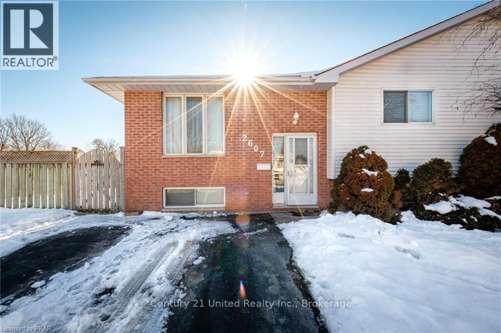 Property Photo:  2607 Foxmeadow Road Unit B  ON K9L 1X3 