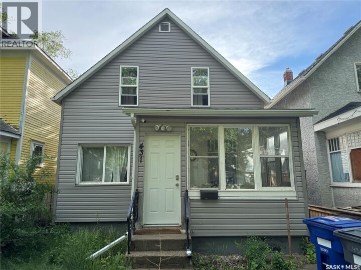 Property Photo: 431 G Avenue S SK S7M 1V5