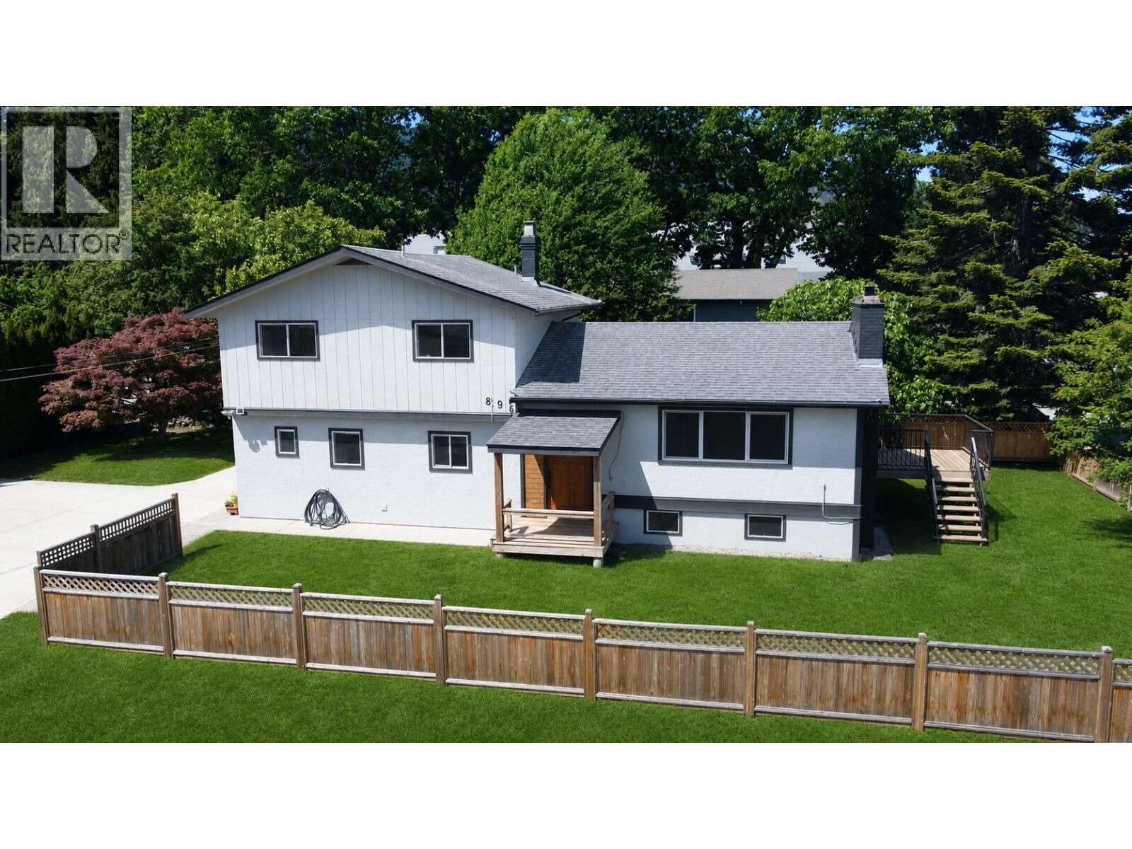 Property Photo: 896 Davis Road BC V0N 1V8