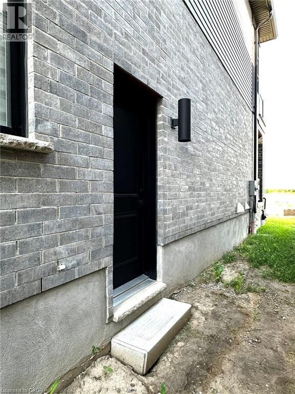 Property Photo:  50 Jacob Detweiller Drive Lower  ON N2P 0L1 