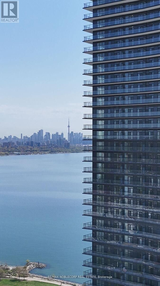Property Photo: 38 Annie Craig Drive 2105 ON M8V 0A8