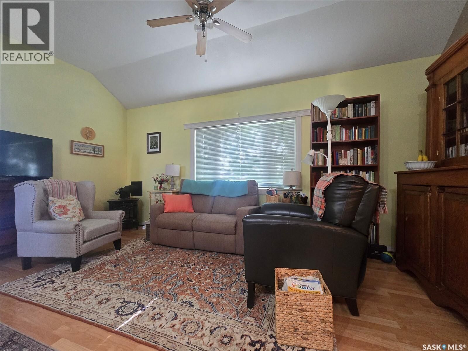 Property Photo:  200 Railway Avenue  SK S0C 0X0 