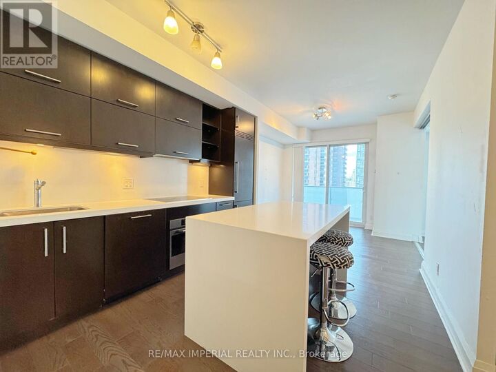 Property Photo:  1080 Bay Street 909  ON M5S 0A5 