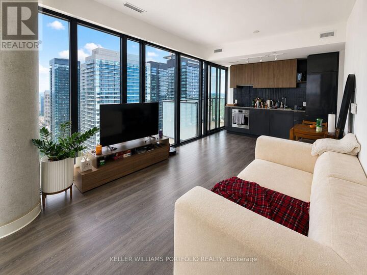 Property Photo: 161 Roehampton Avenue 3003 ON M4P 1P9