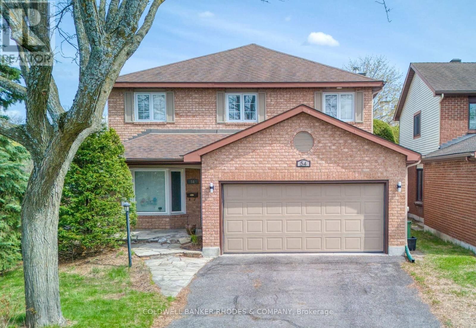 Property Photo:  54 Keys Way  ON K1G 4M8 