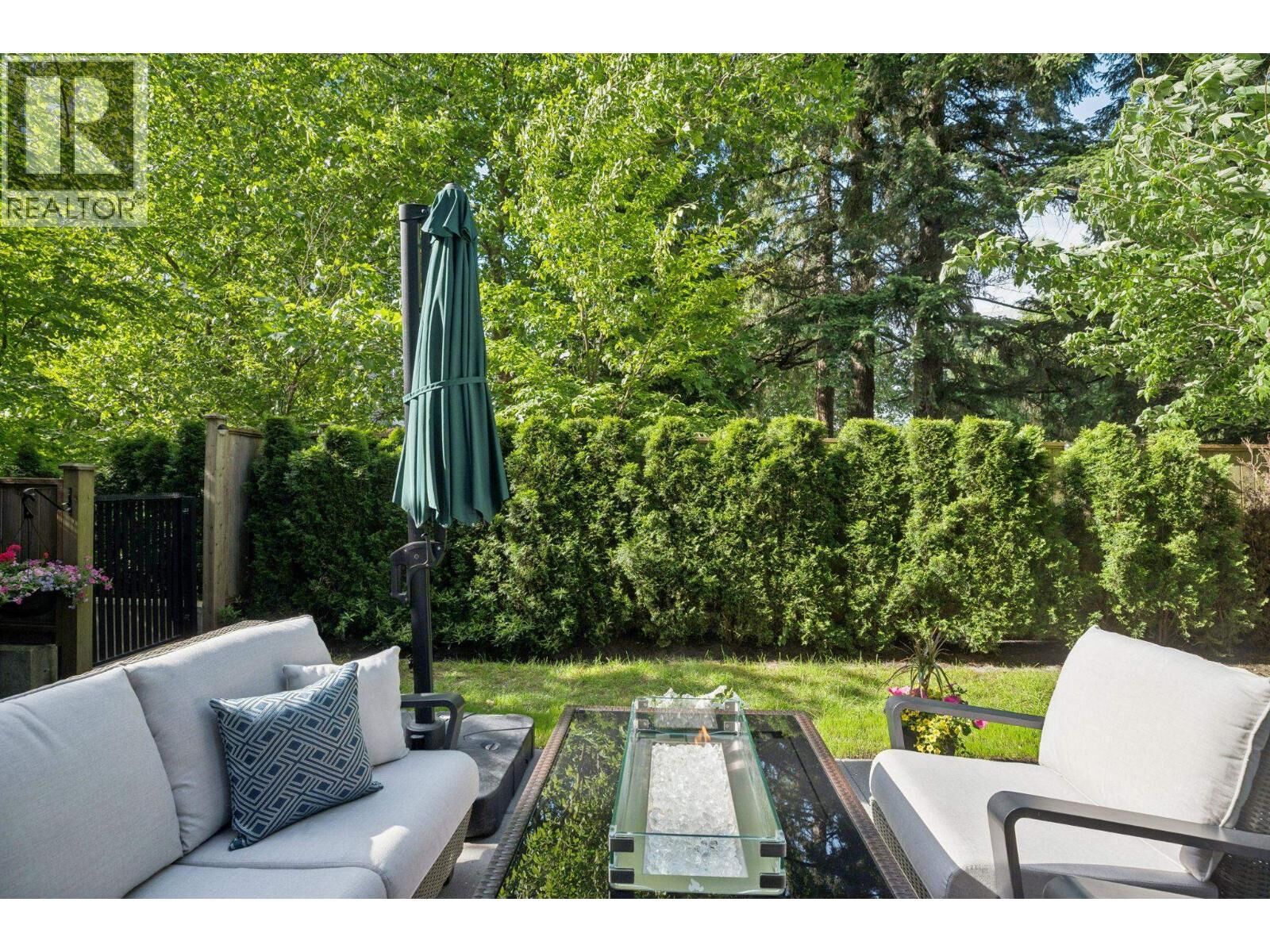 Property Photo:  5883 Barker Avenue 101  BC V5H 0G4 