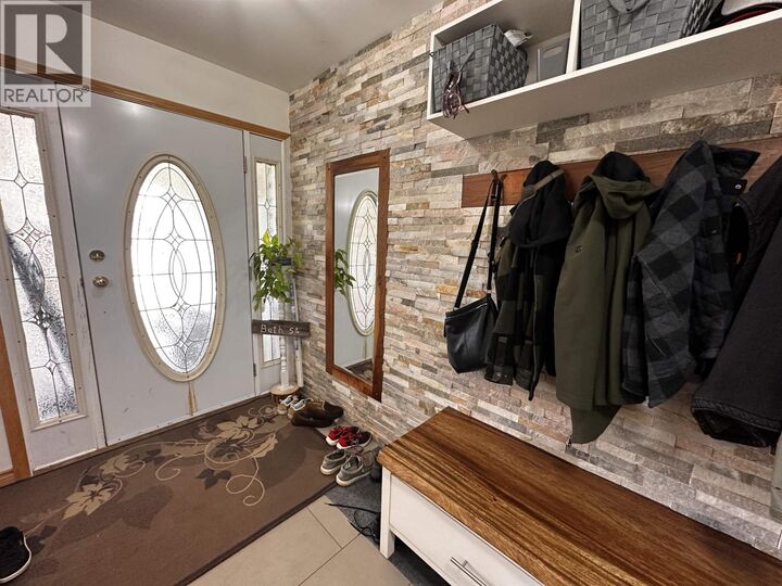Property Photo: 5512 Minnaker Crescent BC V0C 1R0