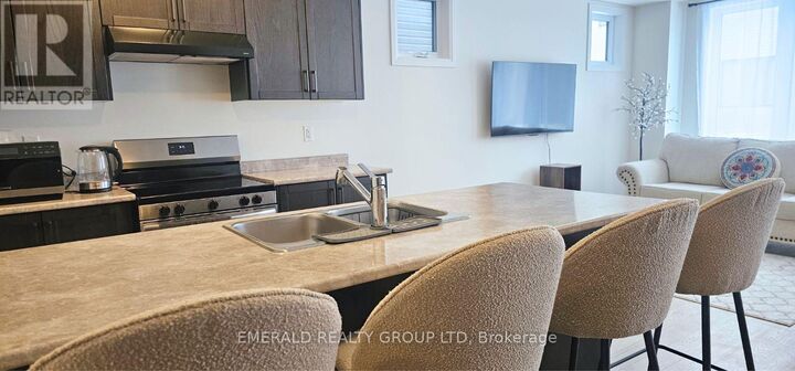 Property Photo:  44 Varsity Drive  ON L3B 0N3 