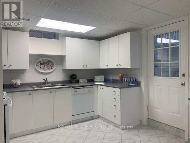 Property Photo:  5 Hacienda Drive  ON L4E 3X1 