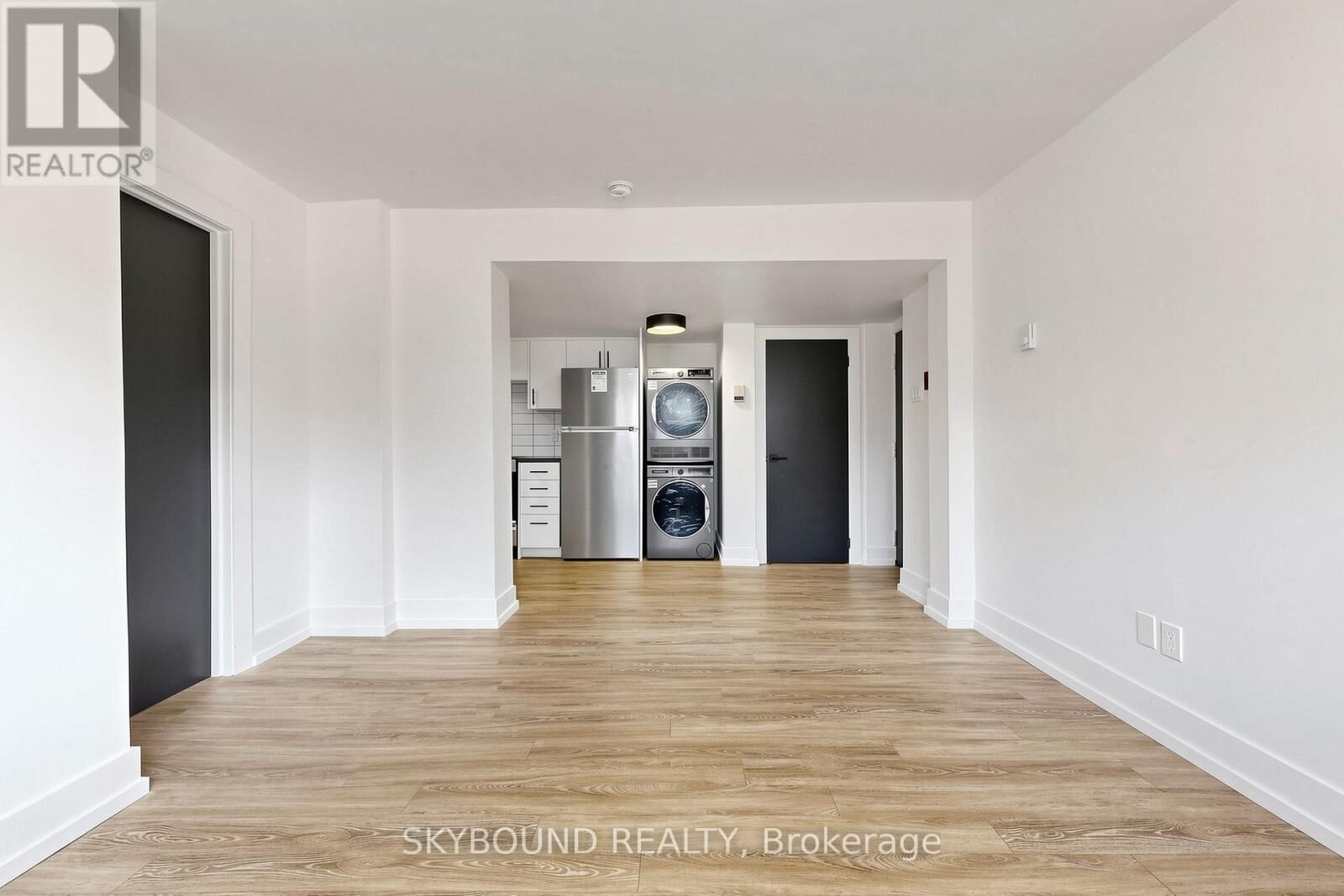Property Photo: 139 Wineva Avenue B ON M4E 2T3