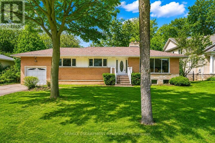 Property Photo: 1546 Lorne Wood Road ON L5H 3G3