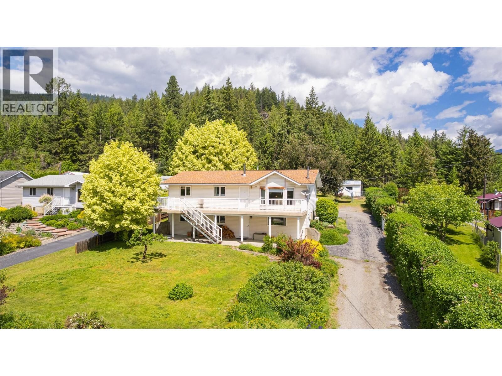 Property Photo: 3908 Haskins Road East BC V0B 1G1