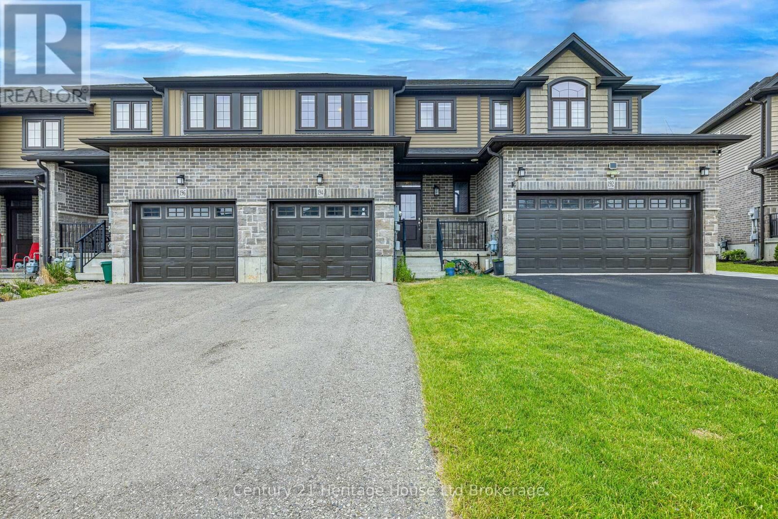 Property Photo: 194 Links Crescent ON N4T 0L9