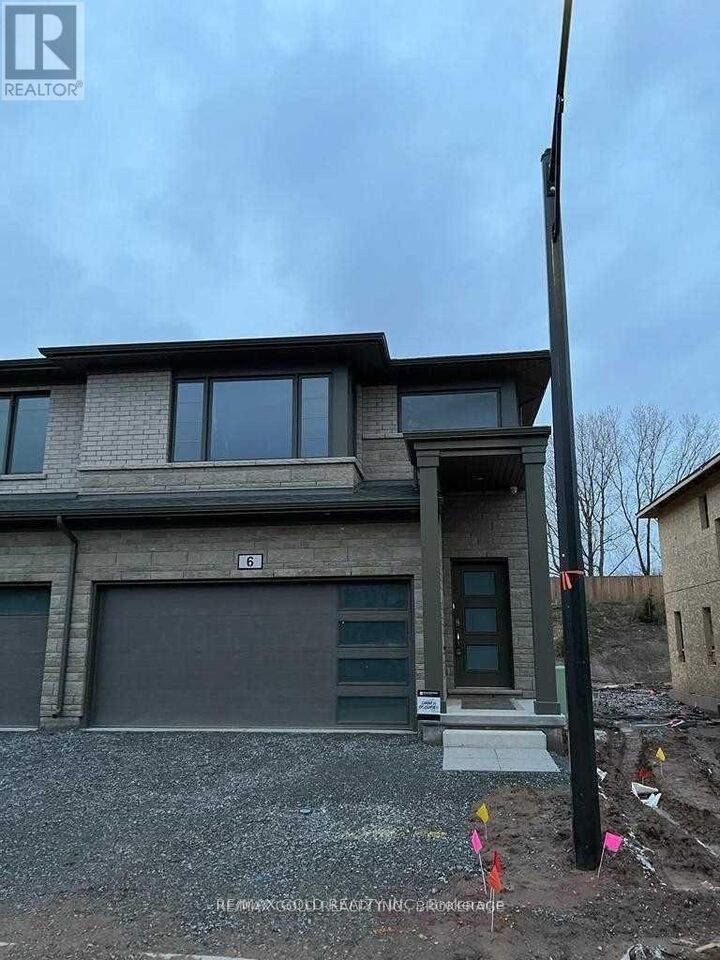 Property Photo:  4552 Portage Road 6  ON L2E 0B8 
