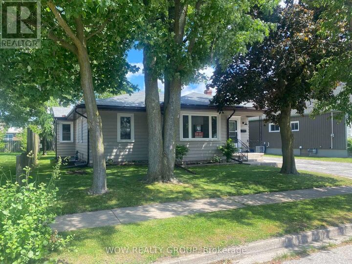 Property Photo: 47 Clifford Avenue ON L3C 2G2