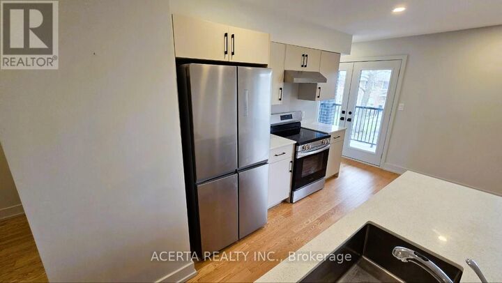 Property Photo:  1252 Trenton Avenue B  ON K1Z 8J9 